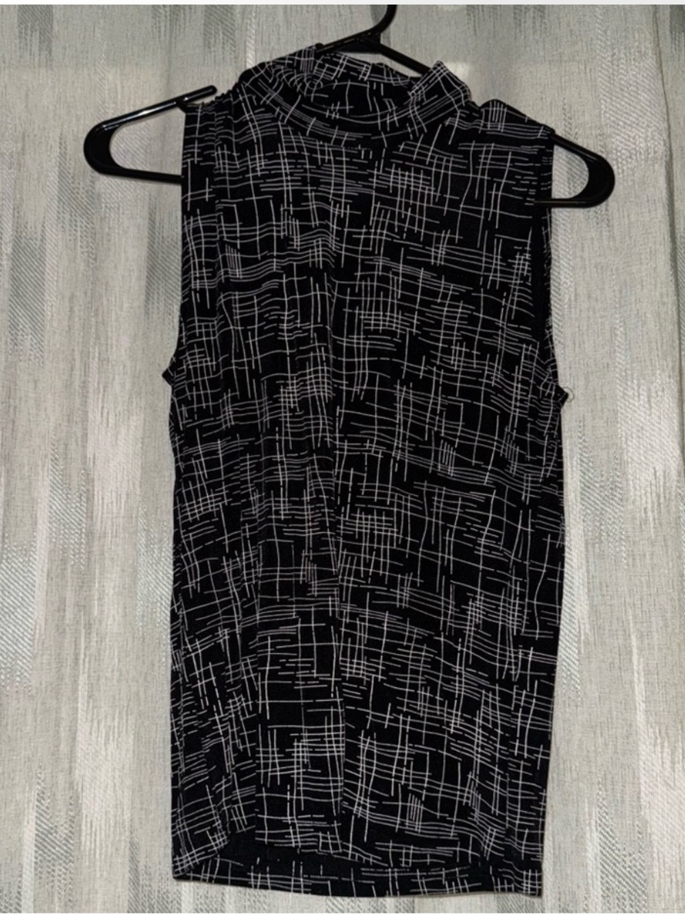 Susan Lawrence Black Sleeveless Mock Neck Top with White Graphic Grid